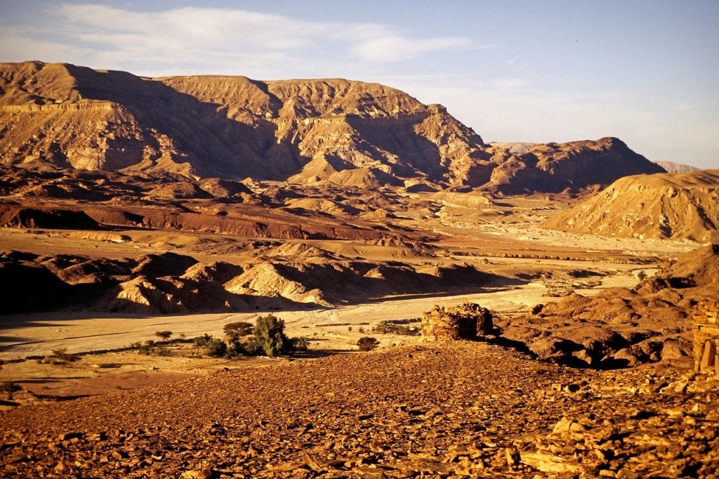 This image has an empty alt attribute; its file name is sinai-desert.jpg